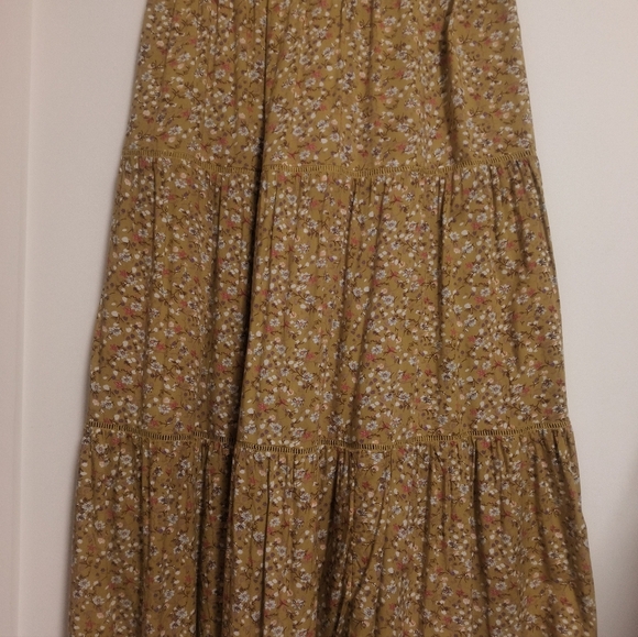 New Yellow Floral Skirt  / Size 2X - Picture 4 of 7